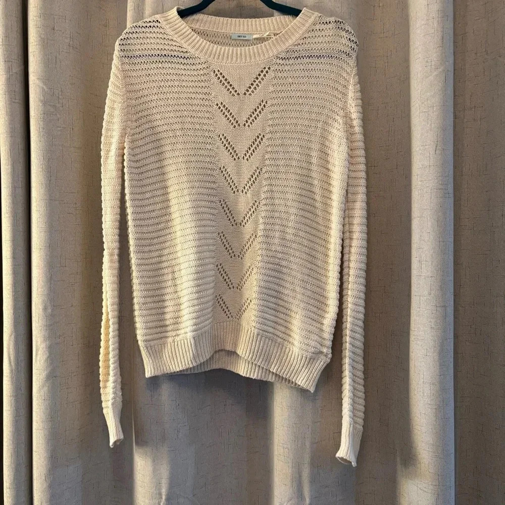 Kimchi Blue Cream Long‎ sleeve lightweight Sweater. Junior Size M.